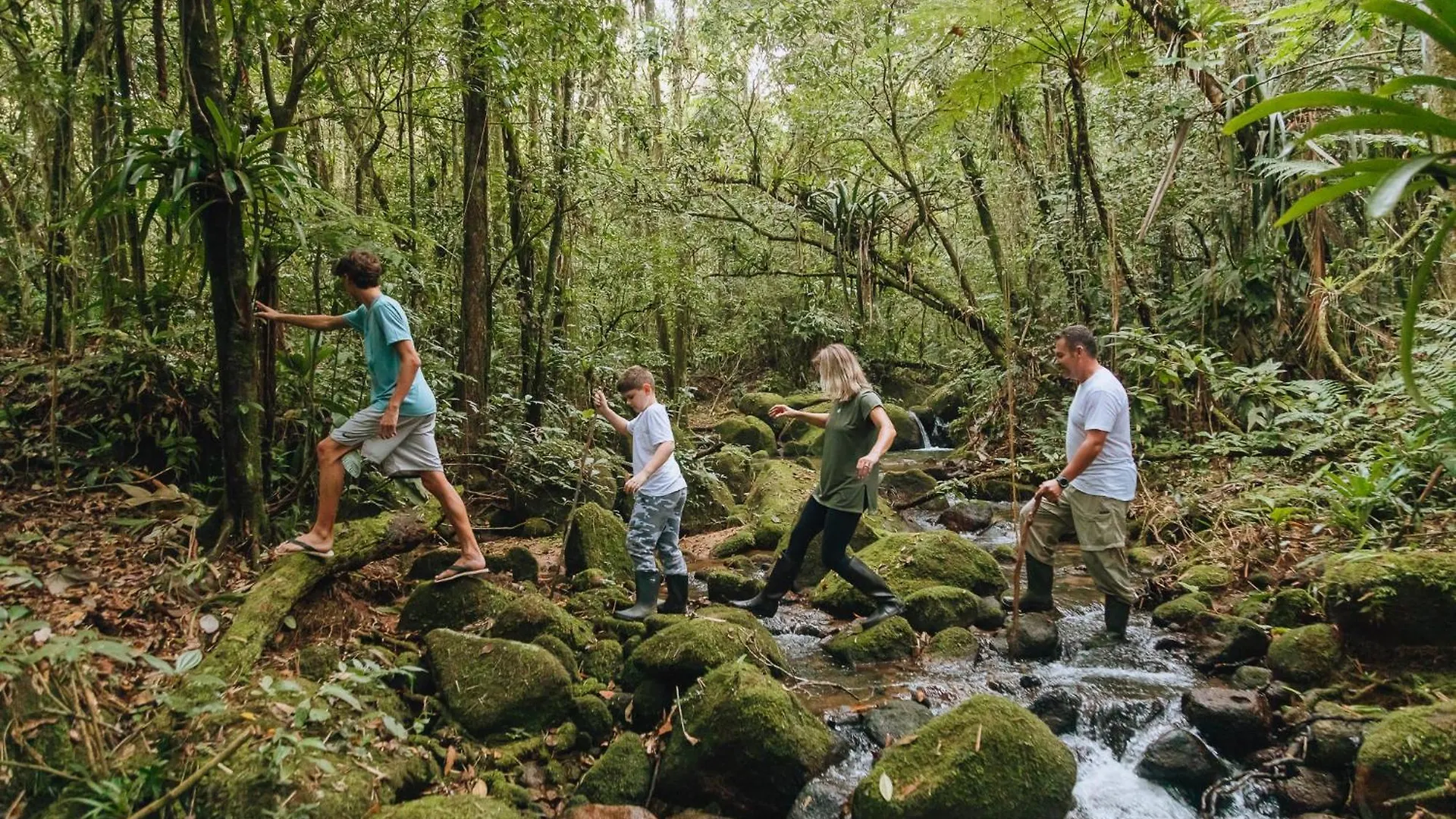 Villa Refugio Rio Lamin: Conforto Na Natureza Wq3975 à Itapoá Séjour à la ferme